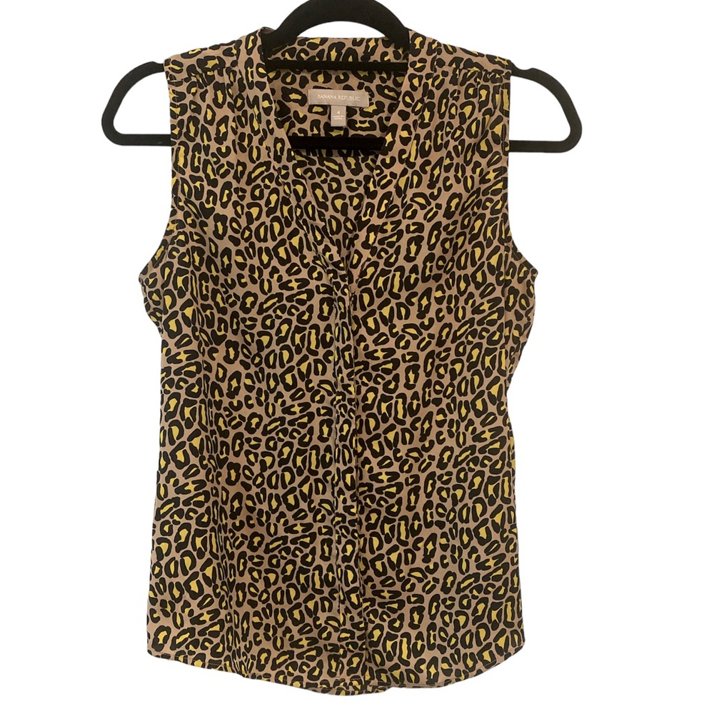 Banana Republic sleeveless blouse full button up fun animal print Blouse size 4